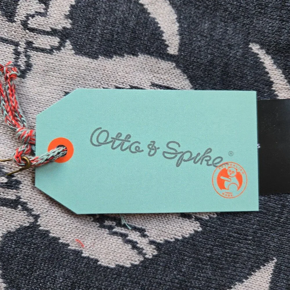 NWT Otto & Spike Merino Scarf Wool Knit Cockatoo Parrot Bird Charcoal GREY